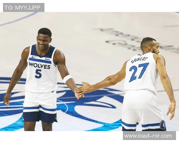 森林狼官方庆祝兰德尔生涯总得分突破14000分的重要时刻